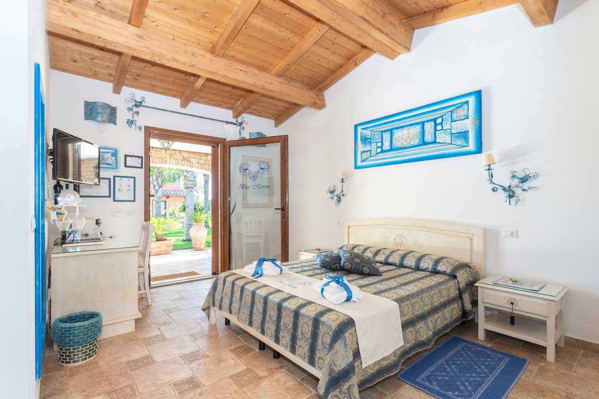 Villa-Flumini-bed-and-breakfast-camera-blu